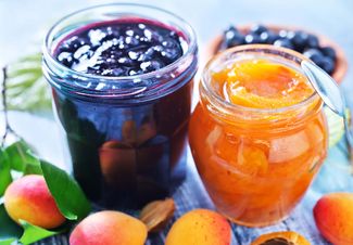Glass jars for spreads